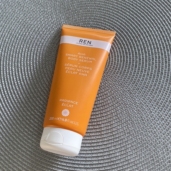 REN Skincare AHA Body Serum - Picture 2 of 4